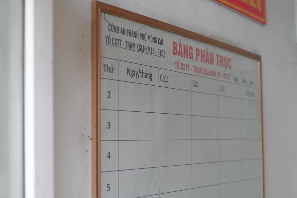 Bảng phân công trực từng được cập nhật liên tục nay cũng đã trắng xóa.