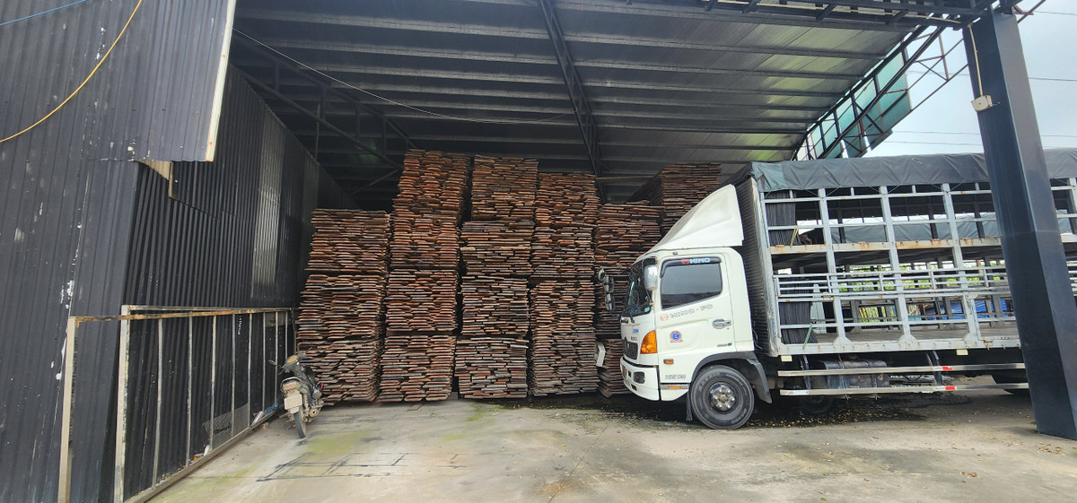 Ngày 29/12/2016, UBND tỉnh Hưng Yên có Quyết định số 3218/QĐ-UBND điều chỉnh, bổ sung một số nội dung Quyết định chủ trương đầu tư số 33/QĐ-UBND ngày 23/3/2016. Theo quyết định này, dự án được đổi tên thành Dự án đầu tư xây dựng khu nhà ở; Bến xe khách Mỹ Hào và Nhà máy nước sạch Bình Minh Hưng Yên. Đáng chú ý, theo quyết định này diện tích xây dựng bến xe khách Mỹ Hào đã giảm từ 15.616m2 xuống còn 9.163m2.