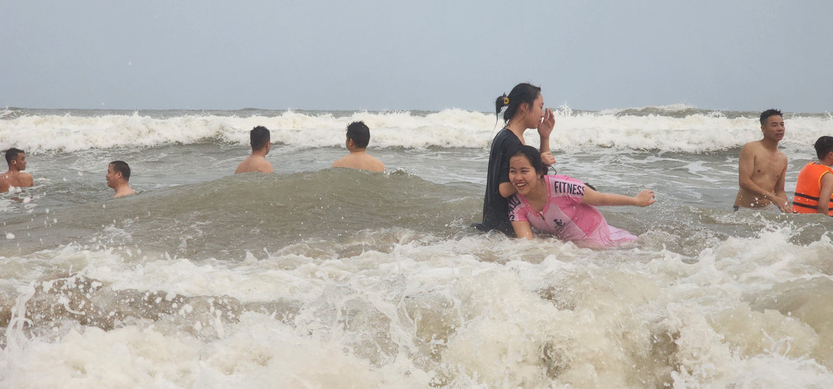 Mỗi lần nhảy sóng là một lần cảm giác thích thú.