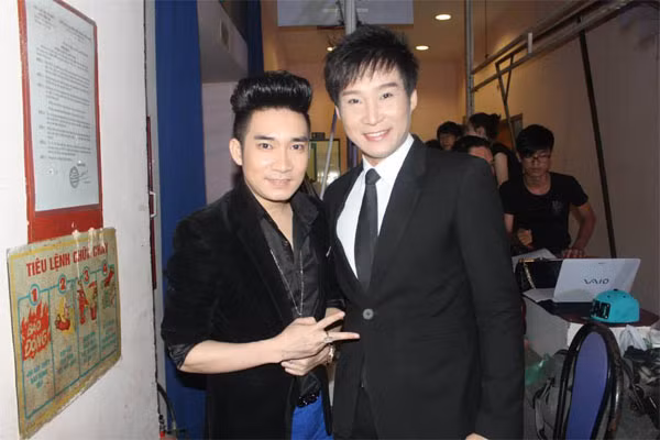 Ly Trieu Dan to Dam Vinh Hung hay muon danh gay chu y?