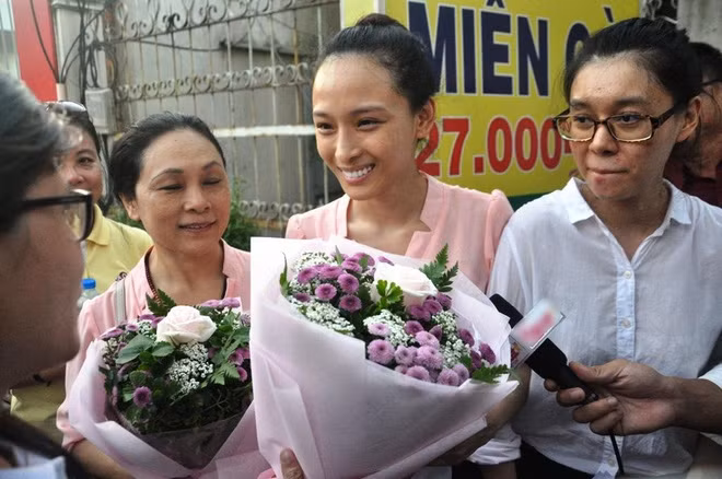 Hoa hau Phuong Nga tan huong cuoc song sau tai ngoai
