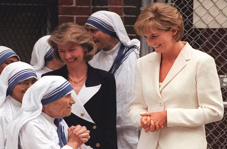 Cong nuong Diana: Tu giao vien mam non den bieu tuong hoang gia-Hinh-15