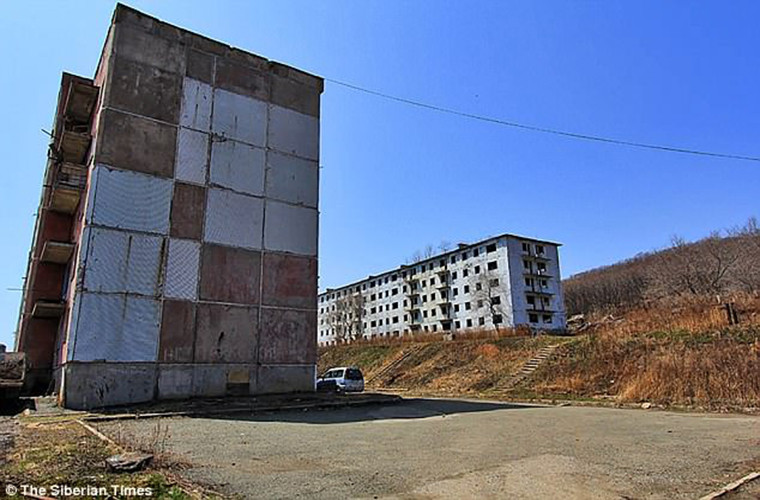 Căn cứ Pier trong thị trấn này từng là nơi “đồn trú” của khoảng 1.000 quân nhân và gia đình.