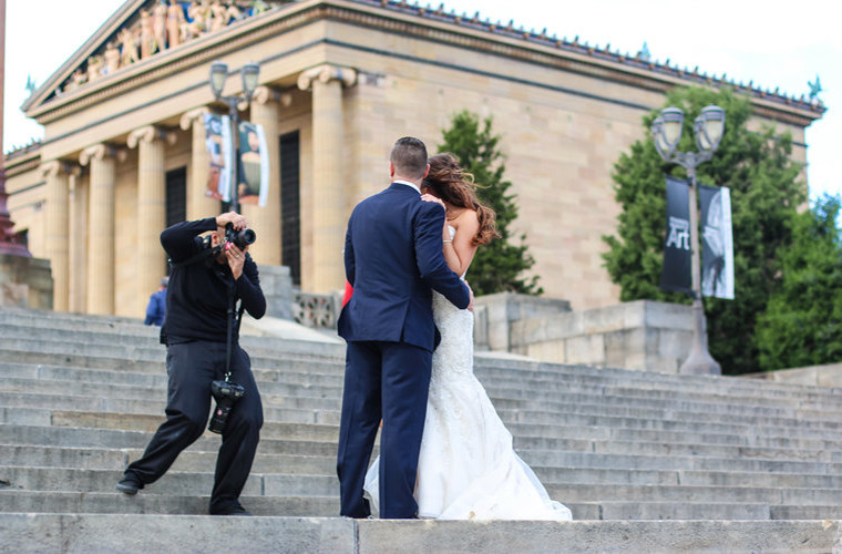 Tại thành phố Philadelphia và quận Delaware của bang Pennsylvania, chi phí trung bình để tổ chức đám cưới là 46.211 USD.