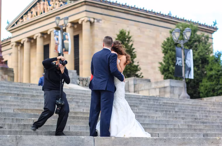 Tại thành phố Philadelphia và quận Delaware của bang Pennsylvania, chi phí trung bình để tổ chức đám cưới là 46.211 USD.