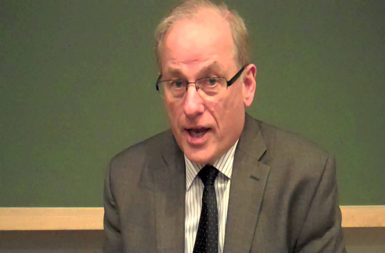 Thậm chí, ông Frederic C. Hof, cựu cố vấn Bộ Ngoại giao Mỹ về vấn đề Syria, còn dự đoán Washington sẽ thực hiện cuộc tấn công vào Syria trong khoảng từ 20h đến 22h tối 12/4. Ảnh: Youtube.