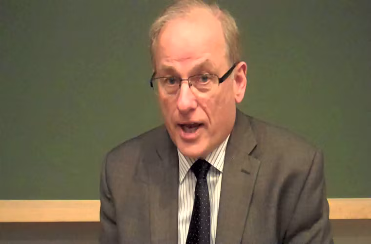 Thậm chí, ông Frederic C. Hof, cựu cố vấn Bộ Ngoại giao Mỹ về vấn đề Syria, còn dự đoán Washington sẽ thực hiện cuộc tấn công vào Syria trong khoảng từ 20h đến 22h tối 12/4. Ảnh: Youtube.