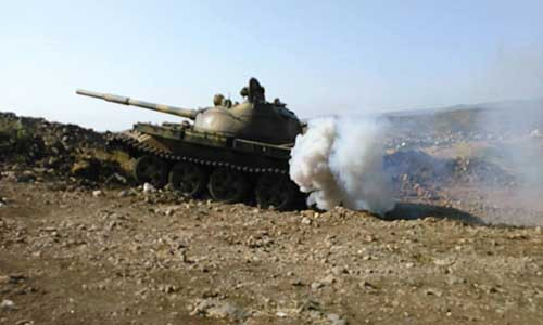 Theo Al Masdar News, Quân đội Syria và lực lượng đồng minh đã tiến vào trục phía tây của thị trấn chiến lược Hajar Al-Aswad vào sáng ngày 23/4. Lực lượng chính phủ Damascus đang cố gắng giành lại quyền kiểm soát nhiều khu vực xung quanh thị trấn Hajar Al-Aswad mà họ để rơi vào tay các nhóm phiến quân từ năm 2012. Ảnh: AMN.