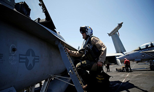 Không quân Mỹ trên tàu sân bay USS Harry S. Truman đã được triển khai đến phía Đông Địa Trung Hải. Ảnh: Reuters