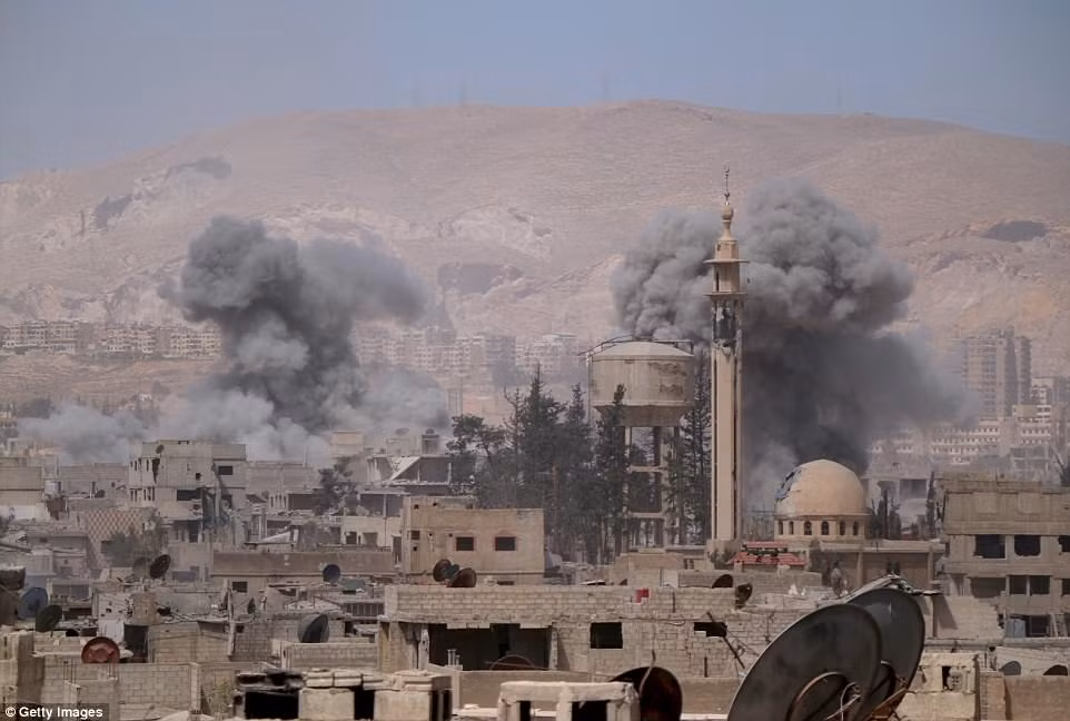 Hinh anh dau long nghi an tan cong hoa hoc o Douma-Hinh-10