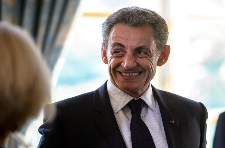 Ông Nicolas Sarkozy, 63 tuổi, giữ cương vị Tổng thống Pháp từ ngày 16/5/2007 đến 15/5/2012. Giống với tình cảnh của các vị cựu nguyên thủ trên, ông Sarkozy cũng đang lao đao vì dính án tham nhũng. Những vụ bê bối của cựu Tổng thống Sarkozy trong thời gian gần đây đã gây xôn xao dư luận trong nước và quốc tế. Ảnh: Reuters.