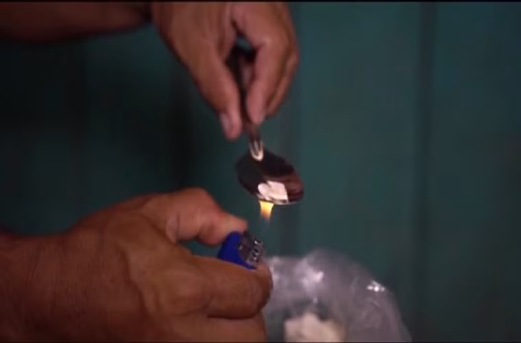 Một túi 2kg cocaine tinh khiết có thể được bán với mức giá 60.000 USD ở New York (Mỹ). Điều đó có nghĩa là, lượng cocaine được sản xuất tại ngôi làng này có giá trị tương đương 3 triệu USD một tháng.