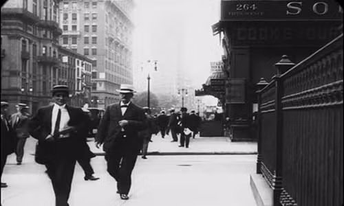 Còn đây là đại lộ số 5, nơi tập trung những cửa hàng bách hóa cao cấp.