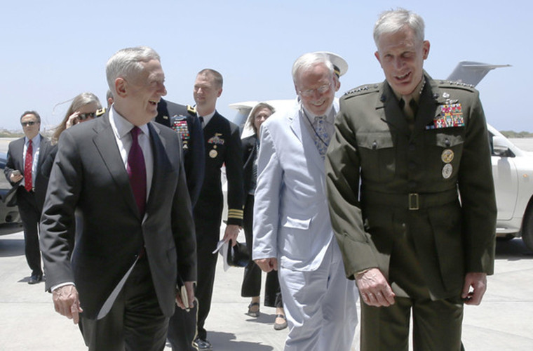 Trong sự nghiệp của mình, Tướng Mattis từng đảm trách nhiều chức vụ trong Thủy quân lục chiến Mỹ. Được biết, ông từng chỉ huy Bộ Tư lệnh các lực lượng chung Mỹ kiêm Tư lệnh Đồng Minh chuyển đổi của NATO. Ảnh: Zimbio.