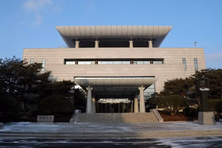 Nhà Hòa Bình do phía Hàn Quốc quản lý có 3 tầng, được xây dựng từ năm 1989, ở phía nam Khu vực An ninh chung (JSA) thuộc Khu phi quân sự liên Triều DMZ. Ảnh: EPA.