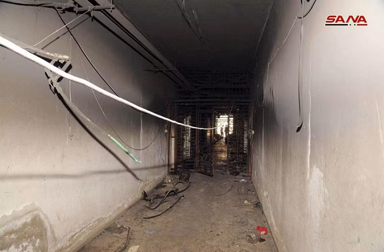 Theo Al Masdar News ngày 19/4, nhà tù At-Tubah là nơi phiến quân Jaysh al-Islam từng giam giữ hàng nghìn tù nhân, trong đó chủ yếu là dân thường và binh sĩ Syria, tại thị trấn Douma. Ảnh: SANA.