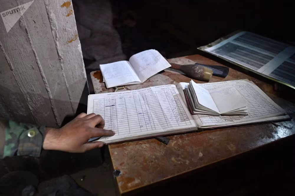 Cuốn sổ ghi chép được phát hiện trong tầng hầm của một ngôi nhà ở thị trấn Douma.