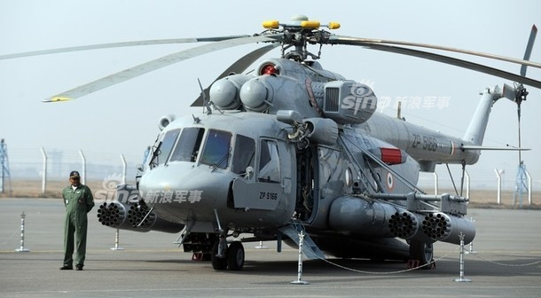 Trực thăng vận tải Mi-17 vốn được Ấn Độ sử dụng như một phương tiện vận chuyển chính cho các hoạt động hỗ trợ nhân đạo và khắc phục hậu quả sau vụ sạt lở đất và lũ lụt xảy ra ở Kedarnath từ năm 2013.