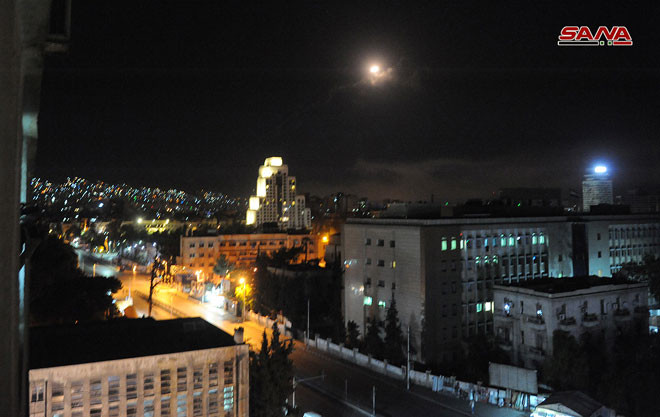 Ngày 14/4, hãng thông tấn SANA đã chỉ trích cuộc không kích của liên quân Mỹ-Anh-Pháp nhằm vào Syria, cho rằng đó là một hành động "vi phạm trắng trợn luật pháp quốc tế". Ảnh: Sana.