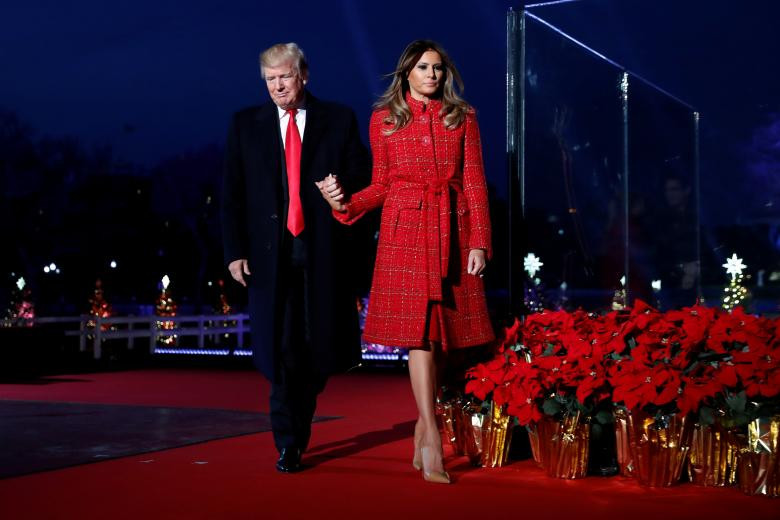 Tổng thống Mỹ Donald Trump và phu nhân Melania tham dự buổi lễ thắp sáng cây thông Giáng sinh Quốc gia ở Nhà Trắng hôm 30/11/2017.
