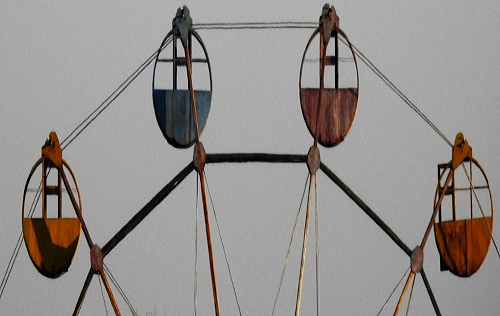 Bánh xe đu quay gần thị trấn Sinuiju, Triều Tiên.