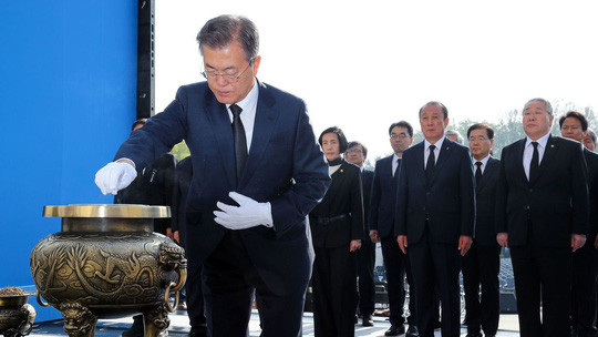Tổng thống Hàn Quốc Moon Jae-in trong một lễ kỷ niệm ở Seoul hôm 19-4. Ảnh: Yonhap
