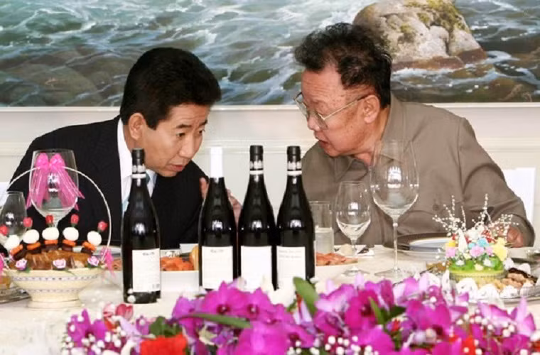 Tổng thống Roh và Chủ tịch Kim đã tái khẳng định ý chí mong muốn phi hạt nhân hóa và tái thiết hòa bình trên bán đảo Triều Tiên, cùng nhất trí về những nỗ lực chung nhằm hiện thực hóa điều này. Ảnh: Zimbio.