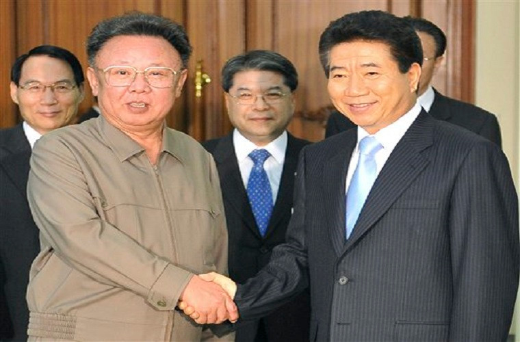 Cuộc hội đàm thượng đỉnh giữa Tổng thống Hàn Quốc Roh Moo-hyun và Chủ tịch Kim Jong-il đã diễn ra hôm 3/10/2007. Ảnh: Yonhap.