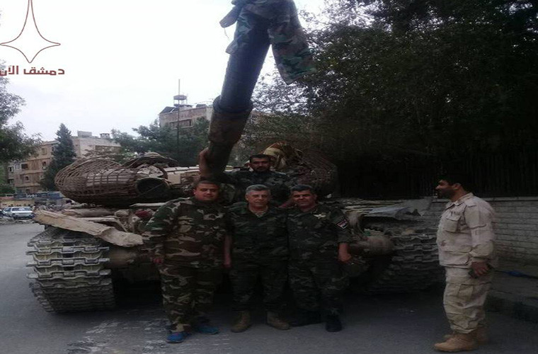 Được biết, Quân chính phủ Syria sẽ phối hợp với các tay súng phiến quân “ôn hòa” tại thị trấn Yalda, Babbila, Beit Sahm, phía đông Trại Yarmouk, để ngăn chặn bất cứ tay súng IS nào xâm nhập vào những khu vực này khi chiến dịch quân sự bắt đầu. Ảnh: SF.