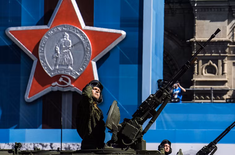 Vũ khí phụ của T-14 Armata có súng máy Kord 12,7 mm và PKTM 7,62 mm.