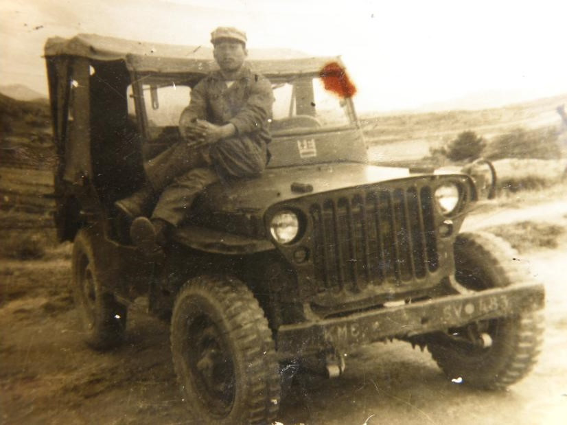 Kwon Moon Kook trong quân đội Triều Tiên. Ảnh: CNN.