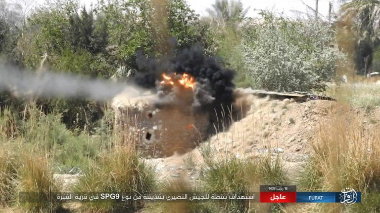 Đáp trả, tổ chức khủng bố IS cũng mở cuộc tấn công nhằm vào 5 căn cứ của Quân đội Syria xung quanh al-Ghbrah ở khu vực phía nam tỉnh Deir Ezzor. Ảnh: SF.