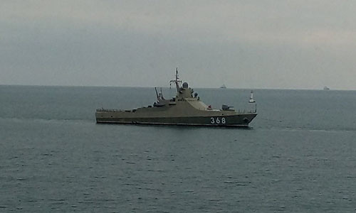 Hình ảnh tàu hộ vệ tên lửa Vasily Pykov trên đường đến thành phố Novorossiysk chuẩn bị cho đợt thử nghiệm trên biển. Ảnh: forums.airbase.ru.