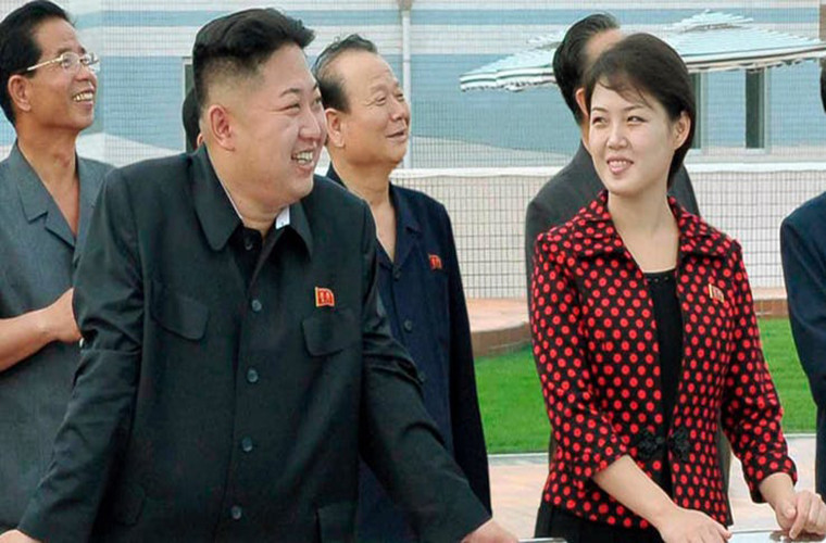 Nhà lãnh đạo Kim Jong-un ít khi để phu nhân Ri Sol-ju xuất hiện trước công chúng. Trong khi đó, thông tin về con cái của họ được giữ bí mật tuyệt đối.
