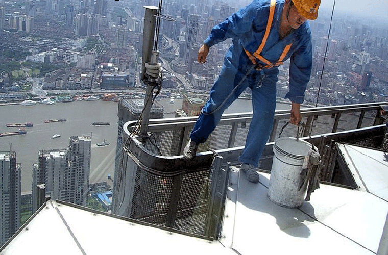 Trung Quốc dẫn đầu thế giới trong việc xây dựng các toà nhà chọc trời. Năm 2017, quốc gia này xây tới 76 toà nhà chọc trời trong khi Mỹ chỉ có 10.