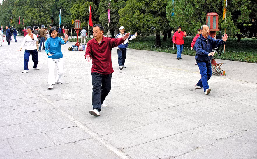 Chính vì vậy, tại một số khu vực ở Tây Trung Quốc, mặt trời mọc lúc 10 giờ sáng.