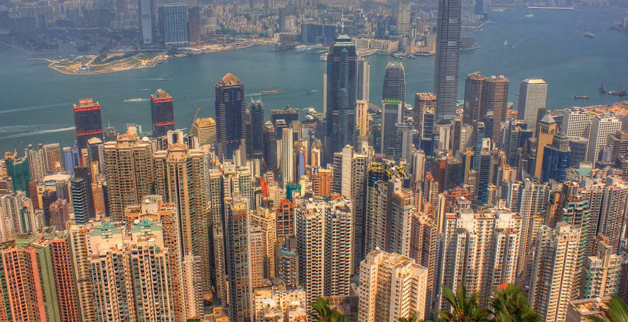 Trung Quốc hiện có 102 thành phố với dân số trên 1 triệu người và 4 đô thị lớn với dân số trên 10 triệu người.