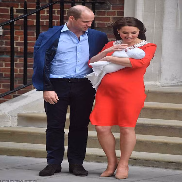 Hoàng tử William và Công nương Kate Middleton rất hạnh phúc khi đón chào thành viên mới của gia đình.