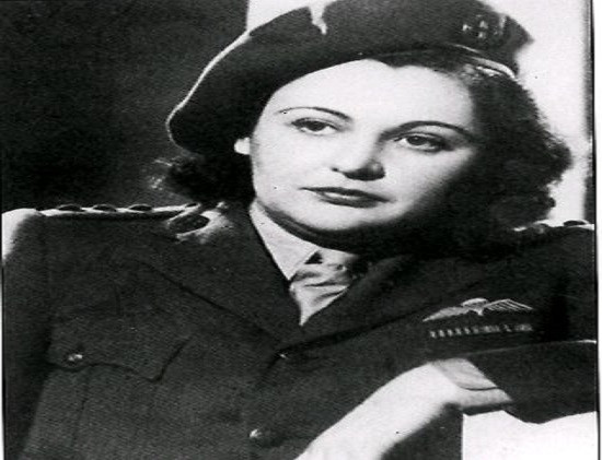 Nancy trở thành nữ điệp viên nhận được nhiều huân chương nhất từ quân Đồng minh. Bà được Chính phủ Pháp tặng Huân chương Danh dự, Huân chương Thập tự Chiến tranh và Huân chương Kháng chiến, còn Chính phủ Mỹ tặng bà Huân chương Tự do, Chính phủ Anh là Huân chương George,... Bà mất ngày 7/8/2011. Ảnh: Pinterest.