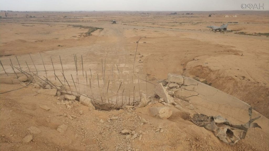 Vụ tấn công trên ít nhiều cũng ảnh hưởng đến cơ sở hạ tầng tại T-4 tuy nhiên nhìn chung là không đáng kể, mặt khác phòng không Syria đã làm tốt nhiệm vụ của mình khi đánh chặn thành công 5 trong 8 tên lửa Israel. Nguồn ảnh: South Front. Mời độc giả xem thêm video: Nga gửi tên lửa cho Syria, Mỹ nổi giận hồi năm 2013 (Nguồn: VTC14)