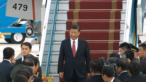 Chu tich Trung Quoc Tap Can Binh den Da Nang du APEC 2017-Hinh-2