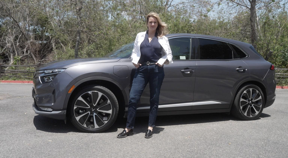 Bao My: Ban chua bao gio thay mot chiec SUV dien ben vung, sang tao nhu the nay tu Viet Nam