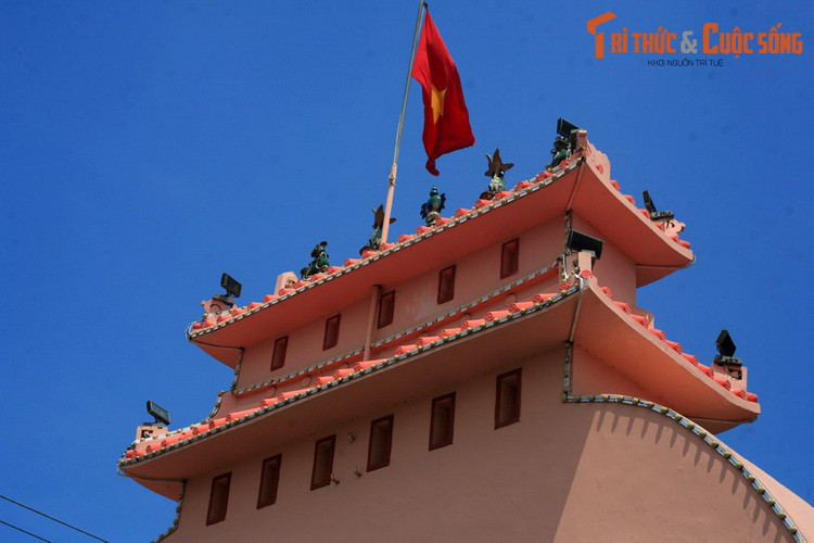 Ngày nay, cánh cổng độc đáo này được coi là biểu tượng của thành phố biển Rạch Giá.