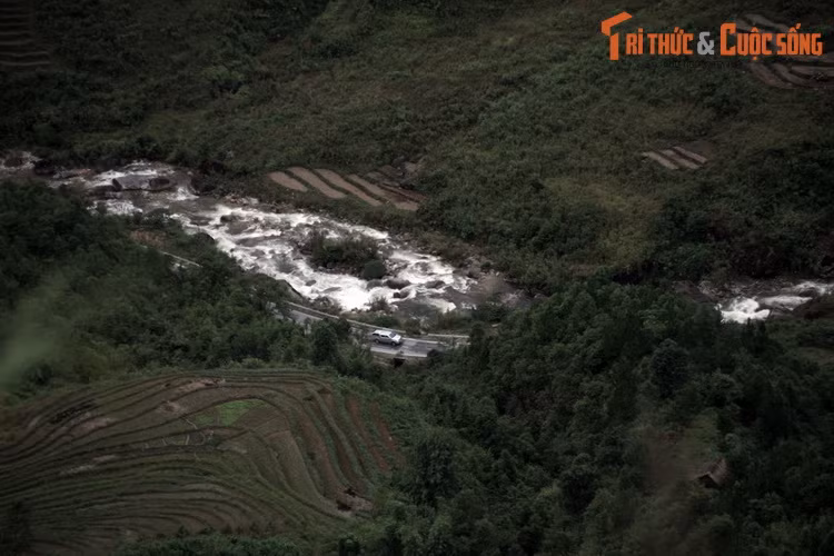 Tên gọi đèo Ô Quy Hồ có từ xa xưa, gắn liền với tên bản Ô Quy Hồ, ngày nay thuộc phường Ô Quý Hồ, nơi quốc lộ 4D chạy qua ở thị xã Sa Pa. Cái tên “Ô Quy Hồ” lại gắn với một truyền thuyết được lưu truyền qua nhiều đời.