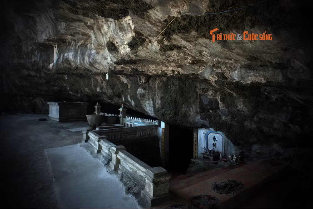 Nhưng câu chuyện hoang đường này phần nào cũng dựa trên một sự thật lịch sử được ghi lại trong sử sách. Đó là chuyện cướp biển Tàu Ô thỉnh thoảng lại đổ bộ lên những hòn đảo xa bờ để cướp bóc và bắt phụ nữ, trẻ em mang lên tàu.