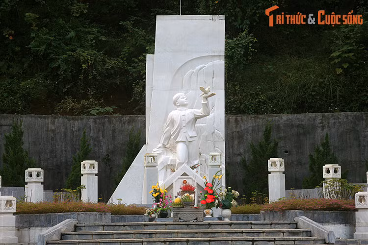 Hinh tuong anh hung Kim Dong trong nen nghe thuat Viet Nam