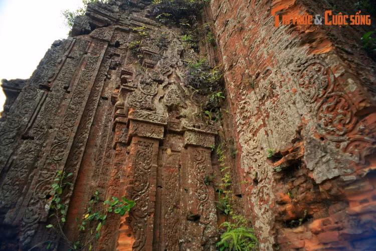 Nhìn chung, các tác phẩm điêu khắc ở Khương Mỹ thể hiện được sự chuyển tiếp từ những nét mạng mẽ, dữ dội của phong cách Đồng Dương sang những nét nhẹ nhàng, trang nhã của phong cách Trà Kiệu.