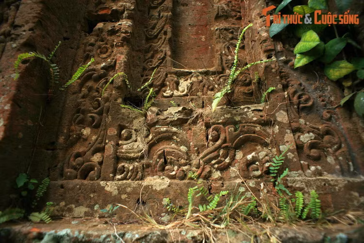 Do đó các nhà nghiên cứu đã xếp chúng vào phong cách riêng: Phong cách Khương Mỹ - đầu thế kỷ 10.