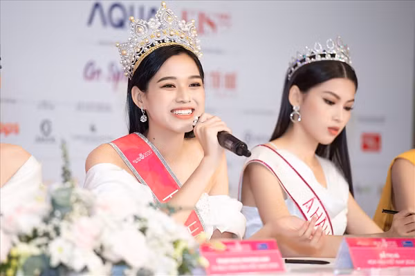 Đêm chung kết Hoa hậu Việt Nam 2020 đã khép lại vào tối ngày 20/11 với chiến thắng thuộc về Đỗ Thị Hà đến từ Thanh Hóa.