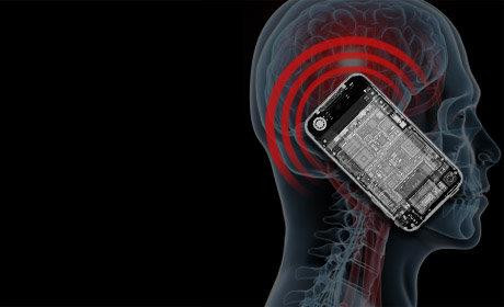 Bức xạ trên smartphone là những tần số sóng phát ra từ điện thoại, khi chúng hoạt động sẽ gửi đoạn mã lên mạng bằng dãy xung vi ba ngắn liên tiếp nhau với cường độ cao.